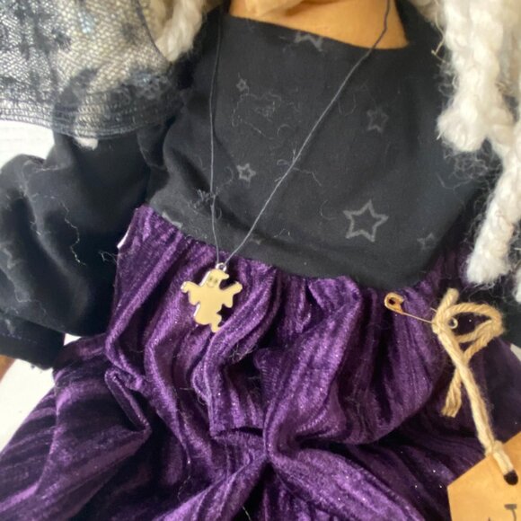 Monnie Wilson Witch Rag Doll Velvet Dress Yarn Hair Frog Signed 2010 Halloween - Picture 11 of 11